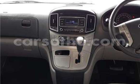 Sayi Na hannu Hyundai H1 White Mota in Hlotse a Leribe Sayi Na hannu Hyundai H1 White Mota in Hlotse a Leribe