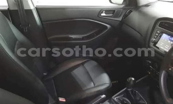 Acheter Occasion Voiture Hyundai i20 Blanc à Maseru, Maseru Acheter Occasion Voiture Hyundai i20 Blanc à Maseru, Maseru