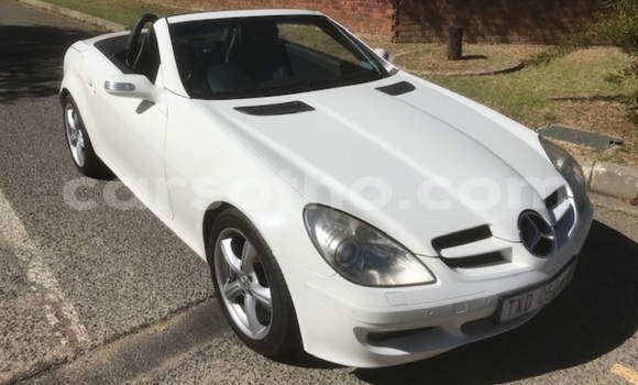 Acheter Occasion Voiture Mercedes-Benz SLK–Class Blanc à Maseru, Maseru Acheter Occasion Voiture Mercedes-Benz SLK–Class Blanc à Maseru, Maseru