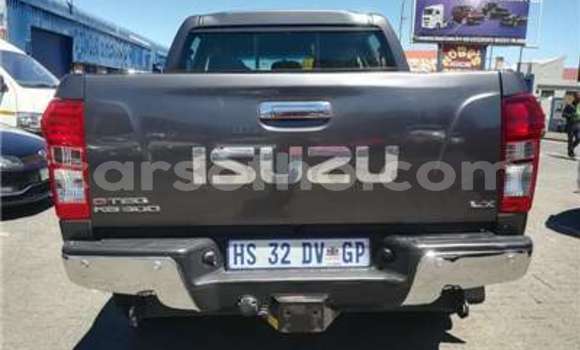 Acheter Occasion Voiture Isuzu KB Autre à Hlotse, Leribe Acheter Occasion Voiture Isuzu KB Autre à Hlotse, Leribe