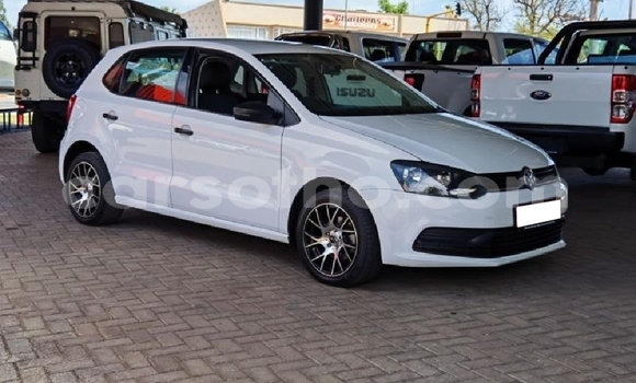 Acheter Occasion Voiture Volkswagen Polo Blanc à Butha–Buthe, Thaba-Tseka Acheter Occasion Voiture Volkswagen Polo Blanc à Butha–Buthe, Thaba-Tseka