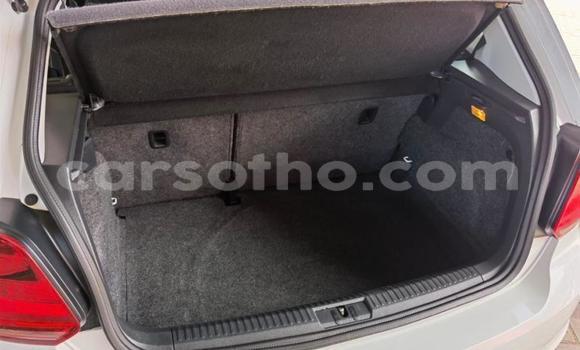Acheter Occasion Voiture Volkswagen Polo Blanc à Butha–Buthe, Thaba-Tseka Acheter Occasion Voiture Volkswagen Polo Blanc à Butha–Buthe, Thaba-Tseka