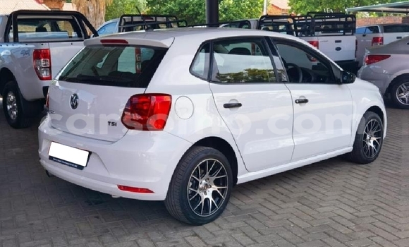 Acheter Occasion Voiture Volkswagen Polo Blanc à Butha–Buthe, Thaba-Tseka Acheter Occasion Voiture Volkswagen Polo Blanc à Butha–Buthe, Thaba-Tseka