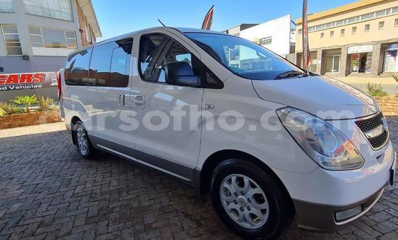 Acheter Occasion Voiture Hyundai H1 Blanc à Maseru, Maseru Acheter Occasion Voiture Hyundai H1 Blanc à Maseru, Maseru