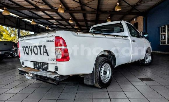 اشتري مستعمل Toyota Hilux White سيارة في Hlotse في Leribe اشتري مستعمل Toyota Hilux White سيارة في Hlotse في Leribe