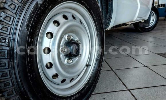 اشتري مستعمل Toyota Hilux White سيارة في Hlotse في Leribe اشتري مستعمل Toyota Hilux White سيارة في Hlotse في Leribe