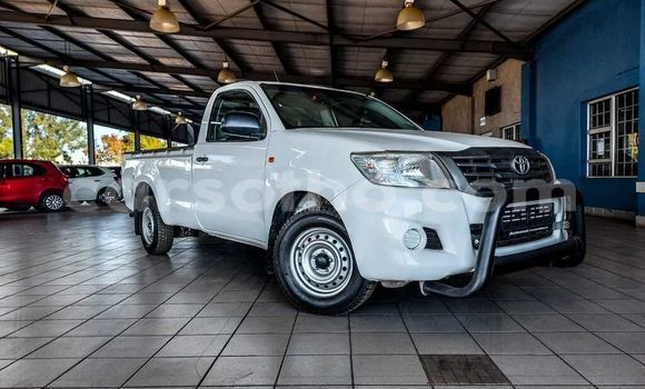 اشتري مستعمل Toyota Hilux White سيارة في Hlotse في Leribe اشتري مستعمل Toyota Hilux White سيارة في Hlotse في Leribe