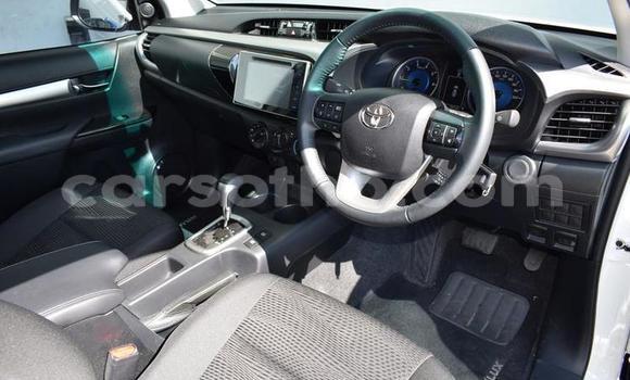 Acheter Occasion Voiture Toyota Hilux Blanc à Thaba–Tseka, Mafeteng Acheter Occasion Voiture Toyota Hilux Blanc à Thaba–Tseka, Mafeteng