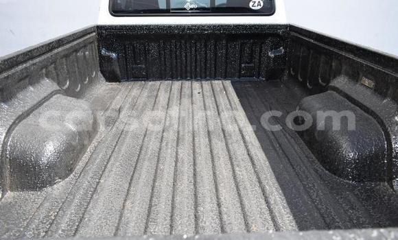 Acheter Occasion Voiture Toyota Hilux Blanc à Thaba–Tseka, Mafeteng Acheter Occasion Voiture Toyota Hilux Blanc à Thaba–Tseka, Mafeteng