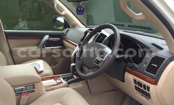 Buy Used Toyota Land Cruiser Prado White Car in Maseru in Maseru Buy Used Toyota Land Cruiser Prado White Car in Maseru in Maseru