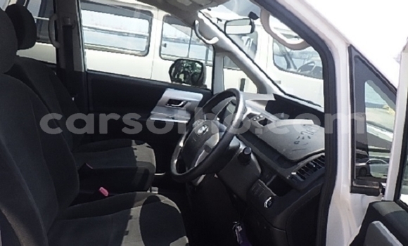 Acheter Occasion Voiture Toyota Noah Autre à Butha–Buthe, Thaba-Tseka Acheter Occasion Voiture Toyota Noah Autre à Butha–Buthe, Thaba-Tseka