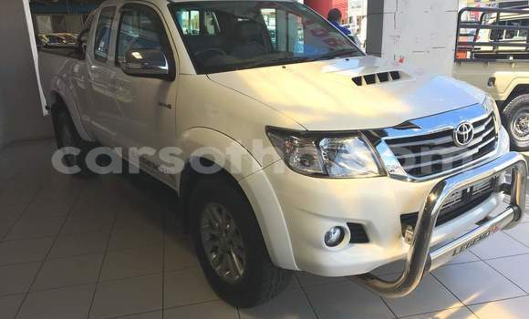 Acheter Occasion Voiture Toyota Hilux Blanc à Hlotse, Leribe Acheter Occasion Voiture Toyota Hilux Blanc à Hlotse, Leribe