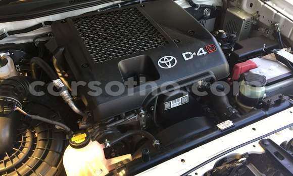 Acheter Occasion Voiture Toyota Hilux Blanc à Hlotse, Leribe Acheter Occasion Voiture Toyota Hilux Blanc à Hlotse, Leribe