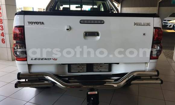 Acheter Occasion Voiture Toyota Hilux Blanc à Hlotse, Leribe Acheter Occasion Voiture Toyota Hilux Blanc à Hlotse, Leribe