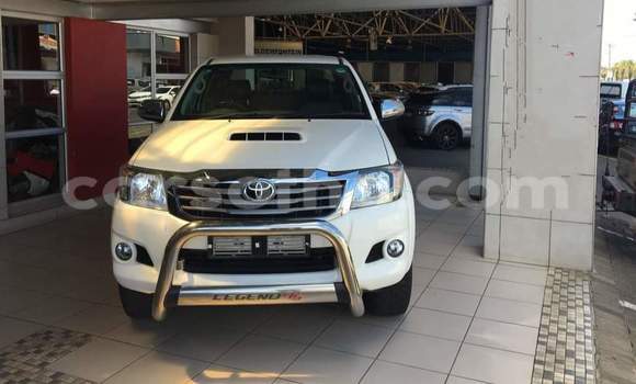 Acheter Occasion Voiture Toyota Hilux Blanc à Hlotse, Leribe Acheter Occasion Voiture Toyota Hilux Blanc à Hlotse, Leribe