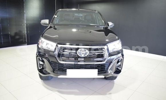 Sayi Na hannu Toyota Hilux Black Mota in Roma a Maseru Sayi Na hannu Toyota Hilux Black Mota in Roma a Maseru
