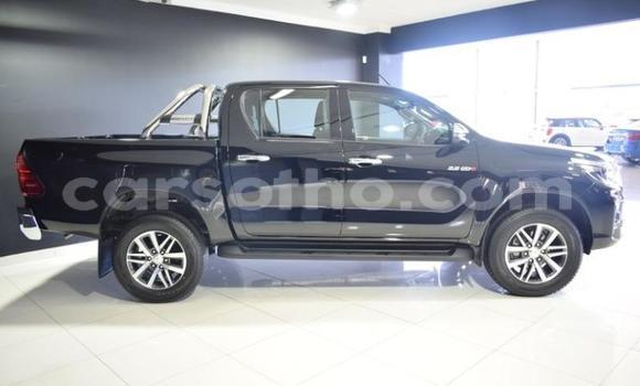 Sayi Na hannu Toyota Hilux Black Mota in Roma a Maseru Sayi Na hannu Toyota Hilux Black Mota in Roma a Maseru