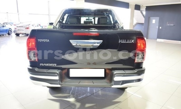 Sayi Na hannu Toyota Hilux Black Mota in Roma a Maseru Sayi Na hannu Toyota Hilux Black Mota in Roma a Maseru