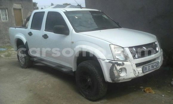 Sayi Na hannu Isuzu KB White Mota in Maseru a Maseru Sayi Na hannu Isuzu KB White Mota in Maseru a Maseru