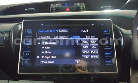 Sayi Na hannu Toyota Hilux Black Mota in Roma a Maseru Sayi Na hannu Toyota Hilux Black Mota in Roma a Maseru