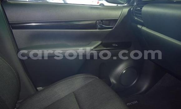 Sayi Na hannu Toyota Hilux Black Mota in Roma a Maseru Sayi Na hannu Toyota Hilux Black Mota in Roma a Maseru