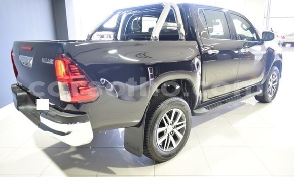 Sayi Na hannu Toyota Hilux Black Mota in Roma a Maseru Sayi Na hannu Toyota Hilux Black Mota in Roma a Maseru