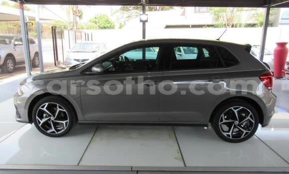 اشتري مستعمل Volkswagen Polo Silver سيارة في Maputsoe في Leribe اشتري مستعمل Volkswagen Polo Silver سيارة في Maputsoe في Leribe