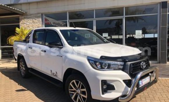 Buy Used Toyota Hilux White Car in Maseru in Maseru Buy Used Toyota Hilux White Car in Maseru in Maseru