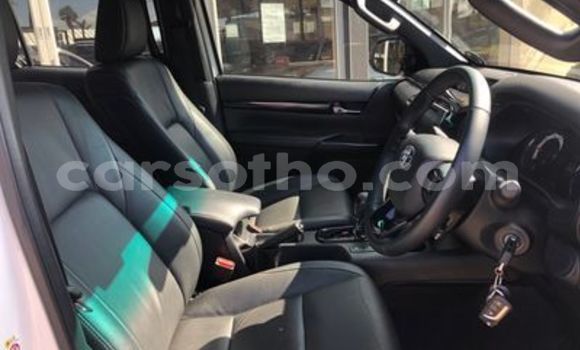 Buy Used Toyota Hilux White Car in Maseru in Maseru Buy Used Toyota Hilux White Car in Maseru in Maseru