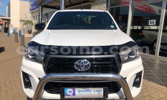 Buy Used Toyota Hilux White Car in Maseru in Maseru Buy Used Toyota Hilux White Car in Maseru in Maseru