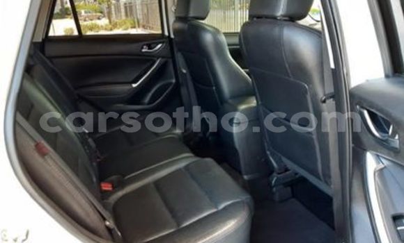 Sayi Na hannu Mazda CX-5 White Mota in Maseru a Maseru Sayi Na hannu Mazda CX-5 White Mota in Maseru a Maseru