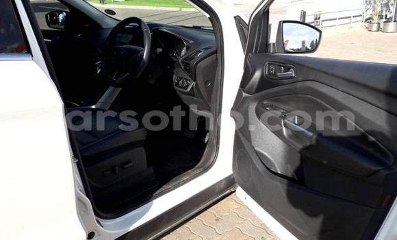 Buy Used Hyundai H1 White Car in Maseru in Maseru Buy Used Hyundai H1 White Car in Maseru in Maseru