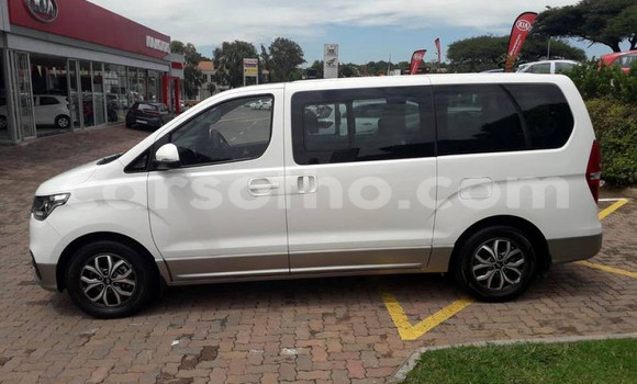Buy Used Hyundai H1 White Car in Maseru in Maseru Buy Used Hyundai H1 White Car in Maseru in Maseru