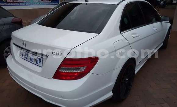 Sayi Na hannu Mercedes-Benz A200 White Mota in Maseru a Maseru Sayi Na hannu Mercedes-Benz A200 White Mota in Maseru a Maseru