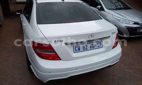 Sayi Na hannu Mercedes-Benz A200 White Mota in Maseru a Maseru Sayi Na hannu Mercedes-Benz A200 White Mota in Maseru a Maseru