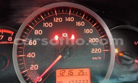 Acheter Occasion Voiture Toyota Yaris Rouge à Hlotse, Leribe Acheter Occasion Voiture Toyota Yaris Rouge à Hlotse, Leribe