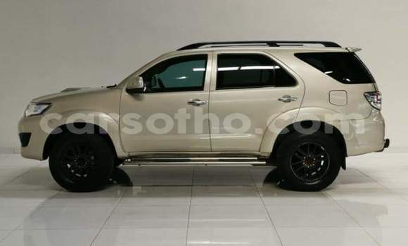 Buy Used Toyota Fortuner Other Car in Hlotse in Leribe Buy Used Toyota Fortuner Other Car in Hlotse in Leribe