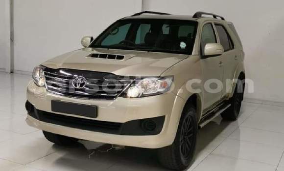 Buy Used Toyota Fortuner Other Car in Hlotse in Leribe Buy Used Toyota Fortuner Other Car in Hlotse in Leribe