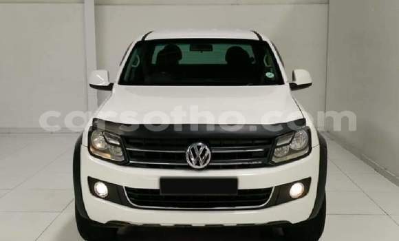 Buy Used Volkswagen Amarok White Car in Hlotse in Leribe Buy Used Volkswagen Amarok White Car in Hlotse in Leribe