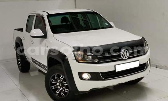 Buy Used Volkswagen Amarok White Car in Hlotse in Leribe Buy Used Volkswagen Amarok White Car in Hlotse in Leribe