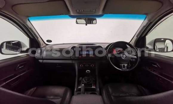 Buy Used Volkswagen Amarok White Car in Hlotse in Leribe Buy Used Volkswagen Amarok White Car in Hlotse in Leribe