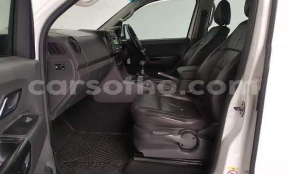Buy Used Volkswagen Amarok White Car in Hlotse in Leribe Buy Used Volkswagen Amarok White Car in Hlotse in Leribe