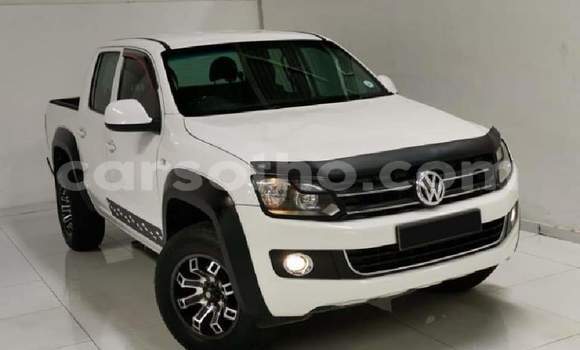 Buy Used Volkswagen Amarok White Car in Hlotse in Leribe Buy Used Volkswagen Amarok White Car in Hlotse in Leribe