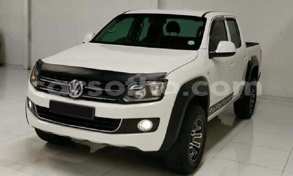 Buy Used Volkswagen Amarok White Car in Hlotse in Leribe Buy Used Volkswagen Amarok White Car in Hlotse in Leribe