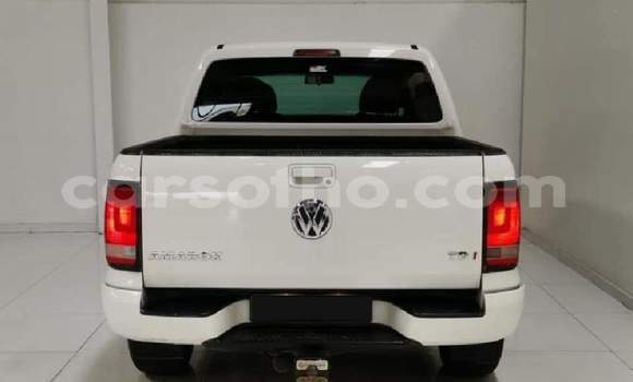 Buy Used Volkswagen Amarok White Car in Hlotse in Leribe Buy Used Volkswagen Amarok White Car in Hlotse in Leribe