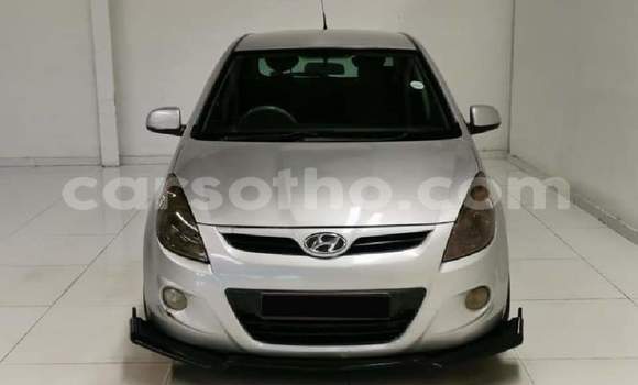 Acheter Occasion Voiture Hyundai i20 Gris à Hlotse, Leribe Acheter Occasion Voiture Hyundai i20 Gris à Hlotse, Leribe