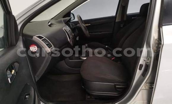 Acheter Occasion Voiture Hyundai i20 Gris à Hlotse, Leribe Acheter Occasion Voiture Hyundai i20 Gris à Hlotse, Leribe
