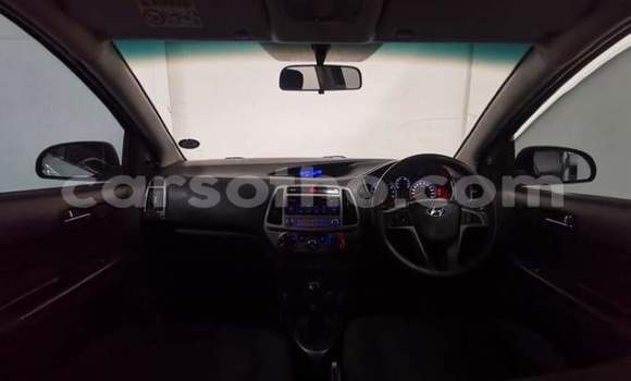 Acheter Occasion Voiture Hyundai i20 Blanc à Hlotse, Leribe Acheter Occasion Voiture Hyundai i20 Blanc à Hlotse, Leribe