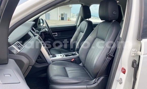 Acheter Occasion Voiture Land Rover Discovery Sport Blanc à Butha Buthe, Butha-Buthe Acheter Occasion Voiture Land Rover Discovery Sport Blanc à Butha Buthe, Butha-Buthe