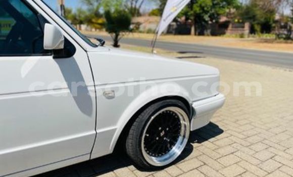اشتري مستعمل Volkswagen Golf White سيارة في Maseru في Maseru اشتري مستعمل Volkswagen Golf White سيارة في Maseru في Maseru